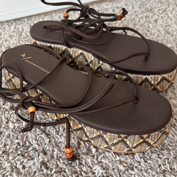 Anthropologie 39 Brown Strappy Woven Sandals with Patterned Platform - Picture 3 of 8